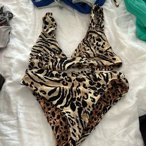 Billabong reversible two piece set
